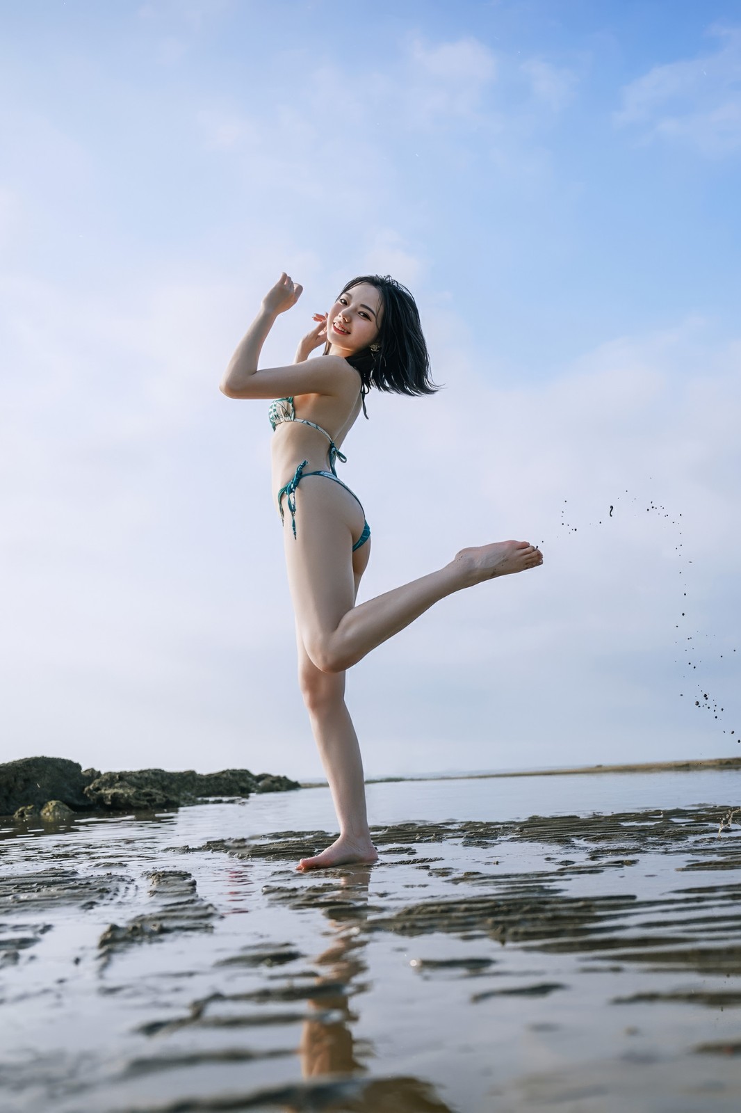 BIKINIDEBU_50.jpeg